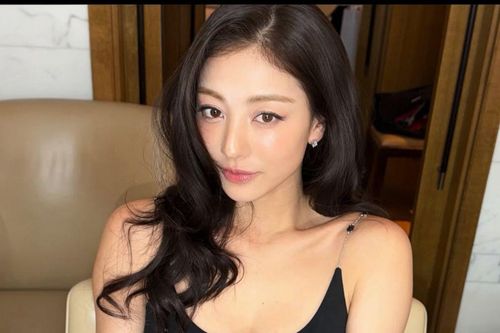 Jihyo (TWICE) gây xôn xao khi loạt hành động gây lo ngại bị đào lại giữa tin hợp đồng