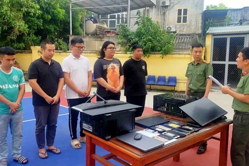 Bắt ổ nhóm mua bán thông tin tài khoản ngân hàng và sử dụng công nghệ cao nhằm trục lợi