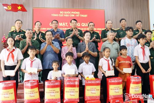 Huy động sức mạnh toàn dân thực hiện cao điểm hành động, bứt phá