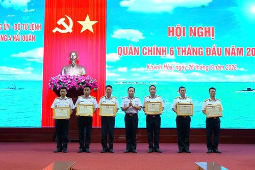 Vùng 4 Hải quân tổ chức hội nghị quân chính 6 tháng đầu năm