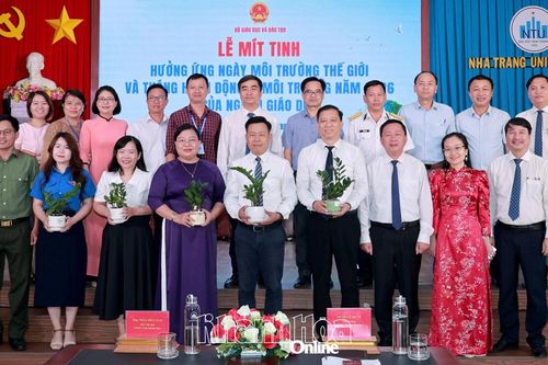 Ngành giáo dục: Mít tinh hưởng ứng Ngày Môi trường thế giới và Tháng hành động vì môi trường