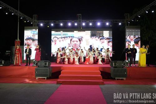 Chương trình nghệ thuật 'Chung một quyết tâm xây dựng cộng đồng không ma túy'