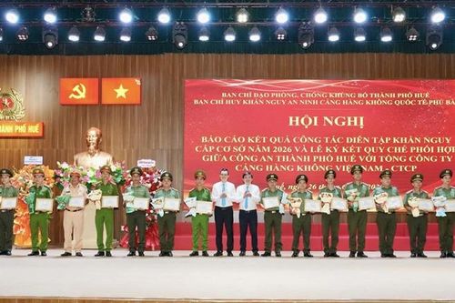 Phối hợp bảo đảm an ninh, an toàn tại Cảng hàng không quốc tế Phú Bài