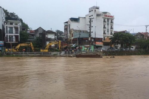 Nhà máy Thủy điện Bạch Đằng thông báo khẩn cấp xả lũ