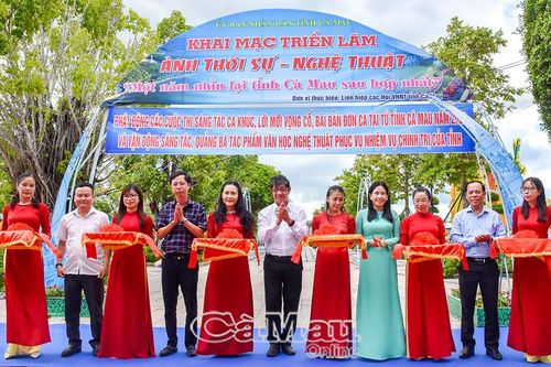 Hơn 270 tác phẩm triển lãm với chủ đề 'Một năm nhìn lại tỉnh Cà Mau sau hợp nhất'