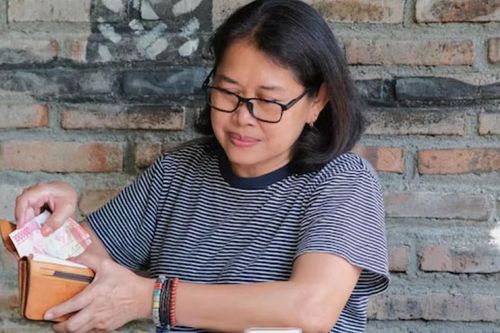 Tưởng đổi đời nhờ tái hôn, U60 phải bỏ chạy vì phát hiện bí mật động trời của chồng mới