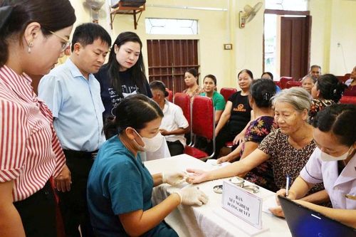 Hà Tĩnh thành lập 9 tổ công tác hỗ trợ khám sức khỏe cho hơn 1,3 triệu người dân