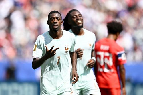 Dembele phiên bản Quả bóng Vàng xuất hiện