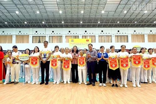 Vĩnh Long: Gần 1.000 người Giao lưu đồng diễn chào mừng Ngày quốc tế Yoga