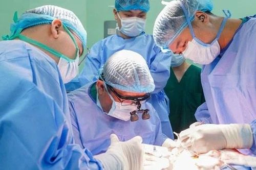 Làm chủ kỹ thuật phẫu thuật động kinh theo chuẩn quốc tế, cứu bé gái khỏi 4 năm co giật