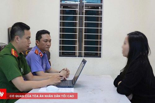 Khởi tố nhóm đối tượng dùng chất bẩn gây rối trật tự công cộng