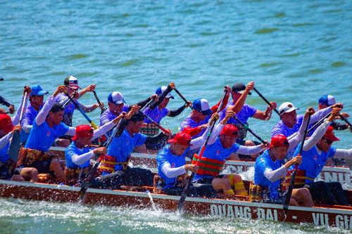 Sôi nổi Giải đua thuyền truyền thống Cẩm Lệ - Hòa Xuân mở rộng 2026