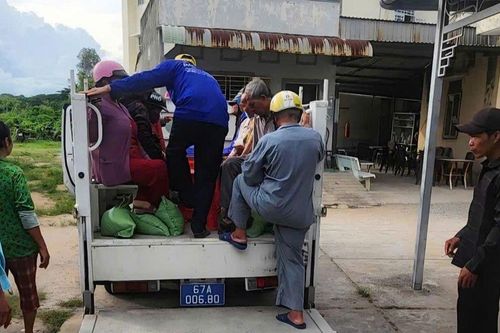 Những 'chuyến xe 0 đồng' nghĩa tình của Công an xã Chợ Vàm