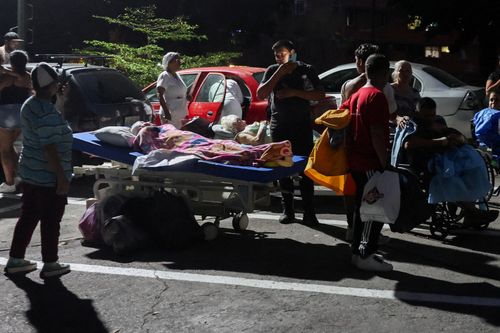 Động đất kinh hoàng ở Venezuela: 920 người thiệt mạng, bệnh viện quá tải