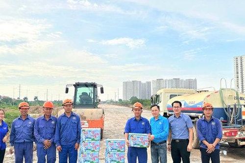 Công đoàn phường Yên Nghĩa tiếp sức người lao động tại công trình trọng điểm