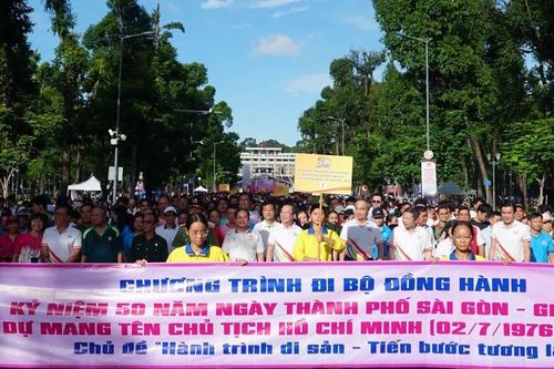 Đi bộ đồng hành nhân kỷ niệm 50 năm Ngày thành phố Sài Gòn-Gia Định vinh dự mang tên Chủ tịch Hồ Chí Minh