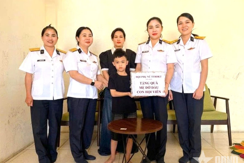 Hội Phụ nữ Trung tâm Bảo đảm Kỹ thuật Vùng 3 Hải quân thực hiện mô hình 'Mẹ đỡ đầu'