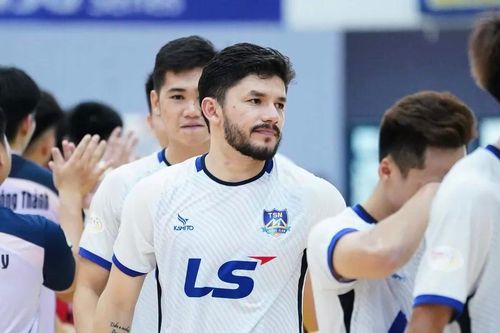 Futsal Thái Sơn Nam TPHCM vươn lên tốp 2, bám sát ngôi đầu của Thái Sơn Bắc
