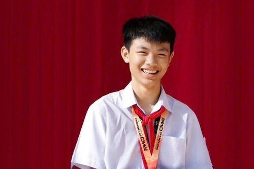 Điều đặc biệt ở nam sinh thủ khoa lớp 10 chỉ mất 30 phút làm bài thi chuyên