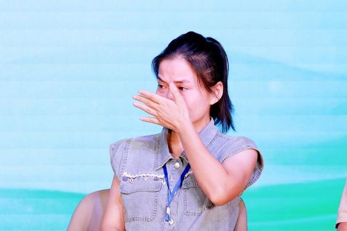 Ngày Gia đình Việt Nam: Nhiều cặp vợ chồng xúc động kể về hành trình mong con