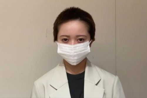 Nữ ca sĩ nổi tiếng đăng video 9 phút tiết lộ chuyện bị công ty ép cạo đầu vì hẹn hò với fan