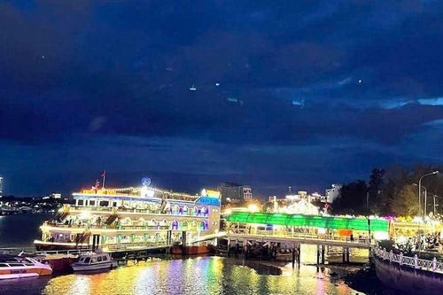 Cần Thơ: Đêm Ninh Kiều khoác lên mình những vì sao, bức tranh đầy sống