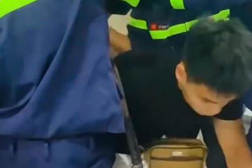 Cảnh sát PCCC-CNCH giải cứu thành công 2 người mắc kẹt trong thang máy