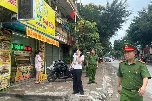 Công an xã Thường Tín xử lý điểm nghẽn trật tự đô thị và ùn tắc giao thông