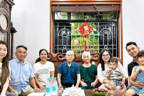 Xây dựng xã hội nhân văn từ 'tế bào gia đình'