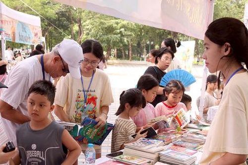 Hội chợ sách The Hidden Book lan tỏa văn hóa đọc trong giới trẻ