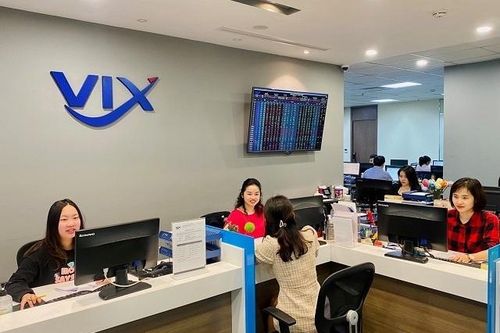Chứng khoán VIX thay cùng lúc chủ tịch HĐQT và tổng giám đốc