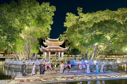 Hồ Văn trở thành điểm hẹn mới của du lịch văn hóa Thủ đô