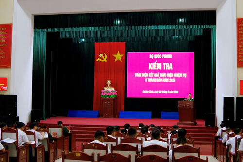 Trung tướng Nguyễn Bá Lực kiểm tra tại Lữ đoàn 170