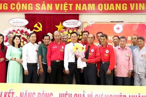 Ông Trần Văn Mỹ giữ chức Chủ tịch Hội Chữ thập đỏ xã Phú Hữu