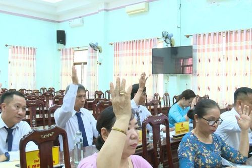 HĐND xã Tây Sơn thông qua nghị quyết về sắp xếp, tổ chức lại thôn