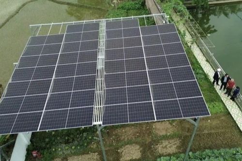 Người dân lắp điện mặt trời mái nhà tự dùng chỉ cần thông báo UBND cấp xã