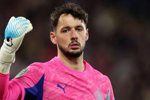 Newcastle United dẫn đầu cuộc đua chiêu mộ James Trafford từ Manchester City