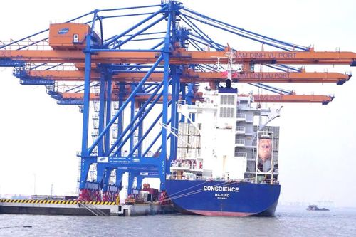 Đề xuất miễn tiền thuê đất, hỗ trợ tín dụng ưu đãi cho cảng xanh