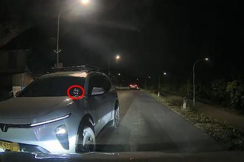 Tự ý lắp đèn LED, đèn nháy trên ô tô, xe máy: Có thể bị tước bằng lái