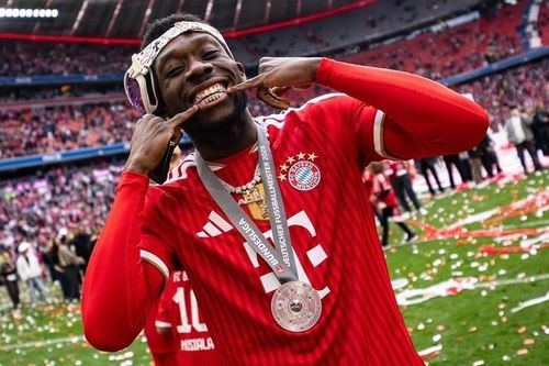 Cầu thủ thứ 1.000 chào sân World Cup là ai?