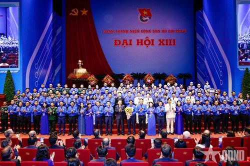 Khơi dậy khát vọng cống hiến của tuổi trẻ trong kỷ nguyên phát triển mới của dân tộc - Bài 2: Thanh niên làm chủ tri thức, kiến tạo tương lai