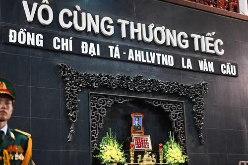 Lễ viếng Đại tá, Anh hùng Lực lượng vũ trang nhân dân La Văn Cầu