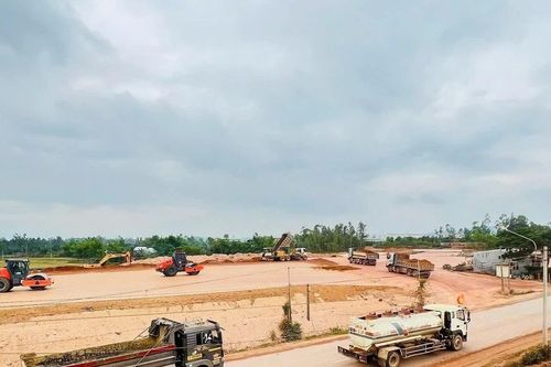 Dốc tổng lực thi công hoàn thành dự án sân bay Phù Cát