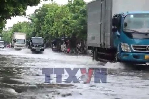 Mưa lớn gây ngập cục bộ nhiều tuyến phố tại thành phố Hải Phòng