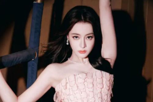 Visual phát sáng của Địch Lệ Nhiệt Ba trong bộ ảnh mới