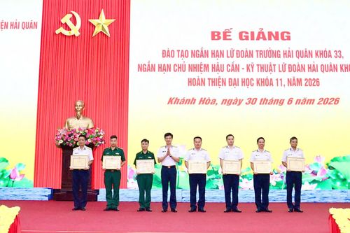 Học viện Hải quân bế giảng các lớp đào tạo ngắn hạn