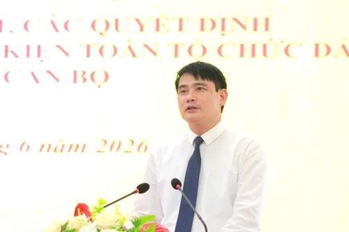 Yên Kỳ công bố quyết định sắp xếp, đổi tên thôn và kiện toàn cán bộ