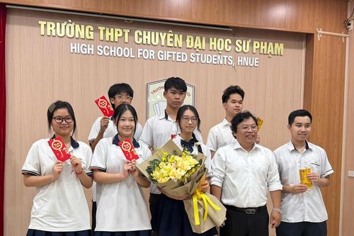 Lớp chuyên Toán 'gặt mưa' điểm 10 Kỳ thi tốt nghiệp THPT 2026