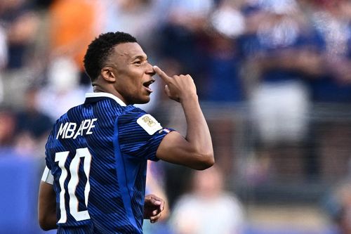 Cú đúp đưa Mbappe vào lịch sử World Cup