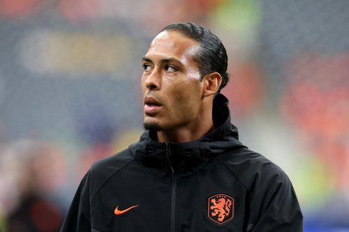 Van Dijk, Koeman bị tố 'phản bội bóng đá Hà Lan'